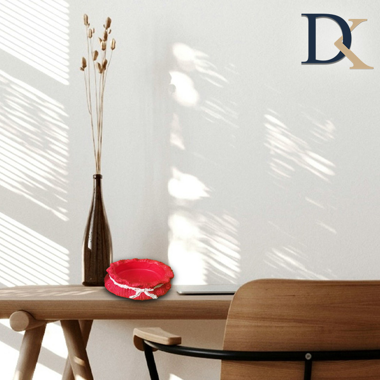 جا شمع طرح کیسه بر روی میز