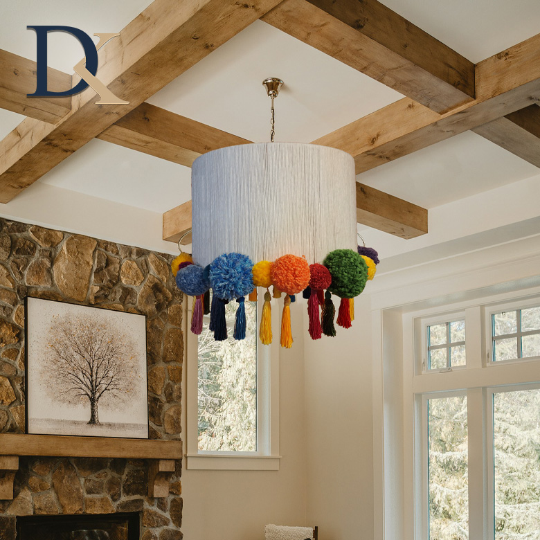 لوستر آویز دست ساز رنگی در خانه