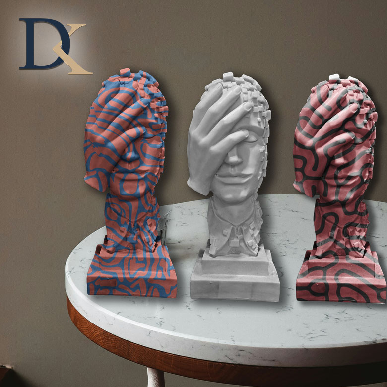 مجسمه دست بر صورت در رنگ ها و طرح های مختلف