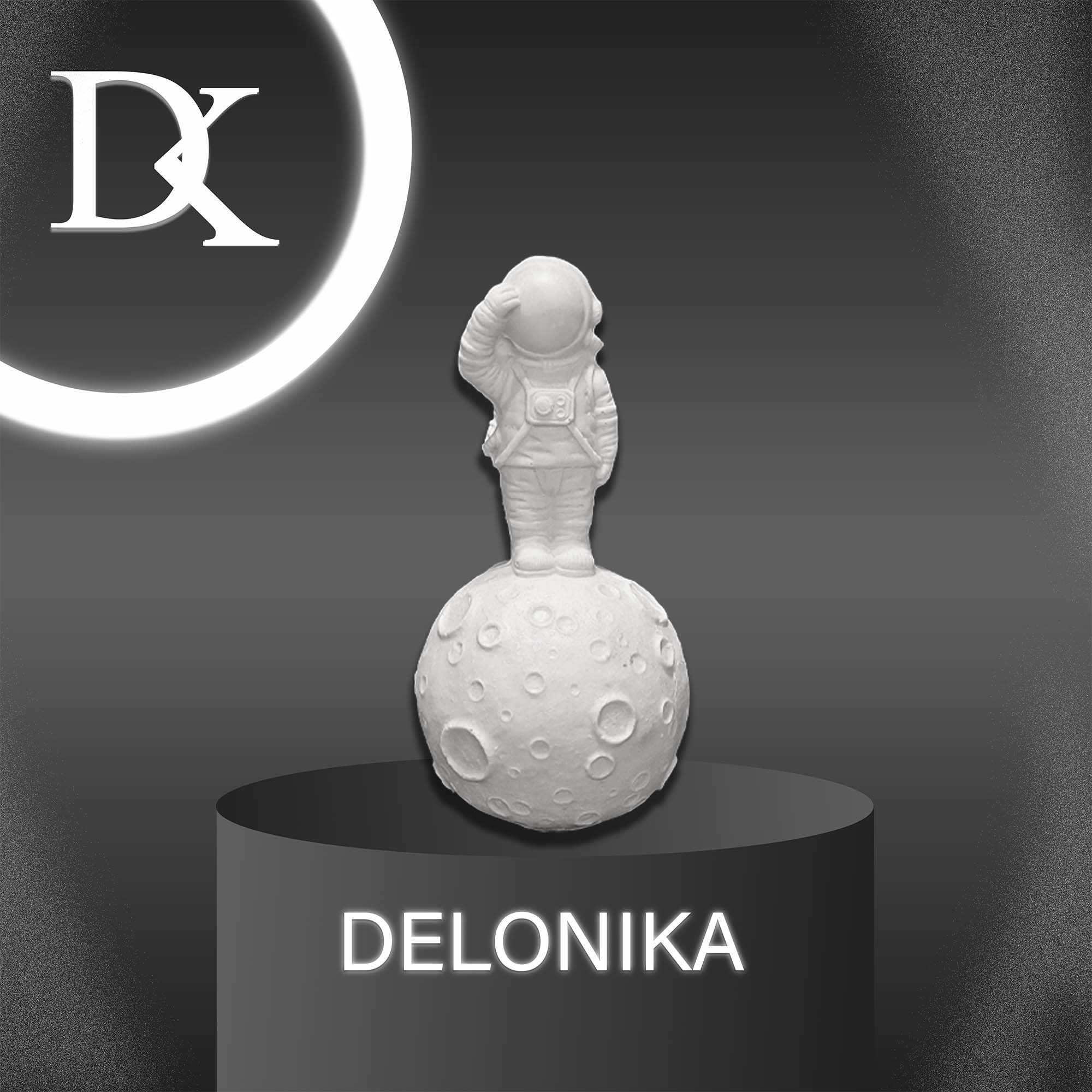 خرید مجسمه فضانورد و ماه