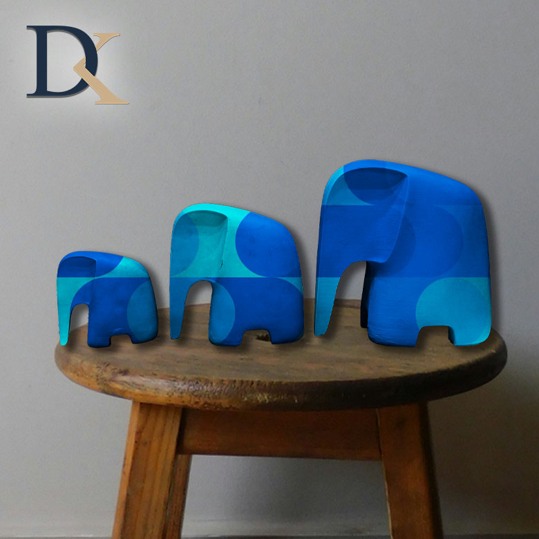 مجسمه فیل رنگ شده