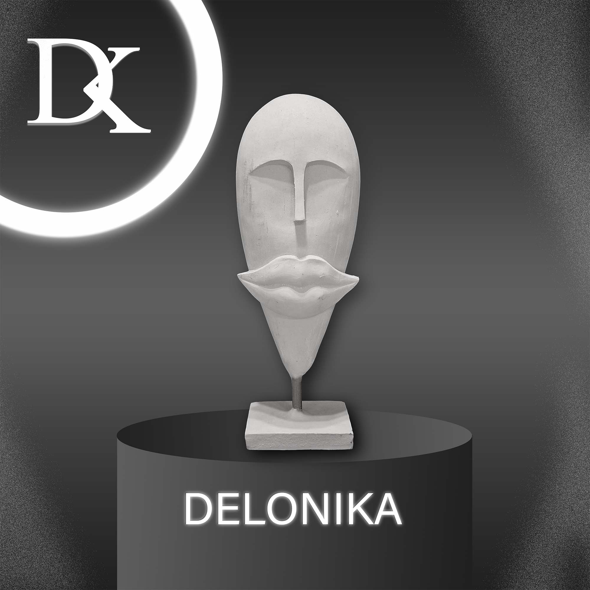 مجسمه انتزاعی لب برجسته